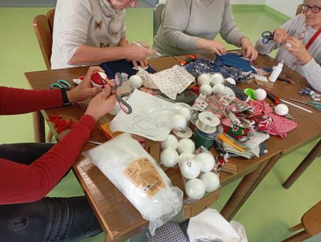 izdelovanje novoletnih okraskov (1)